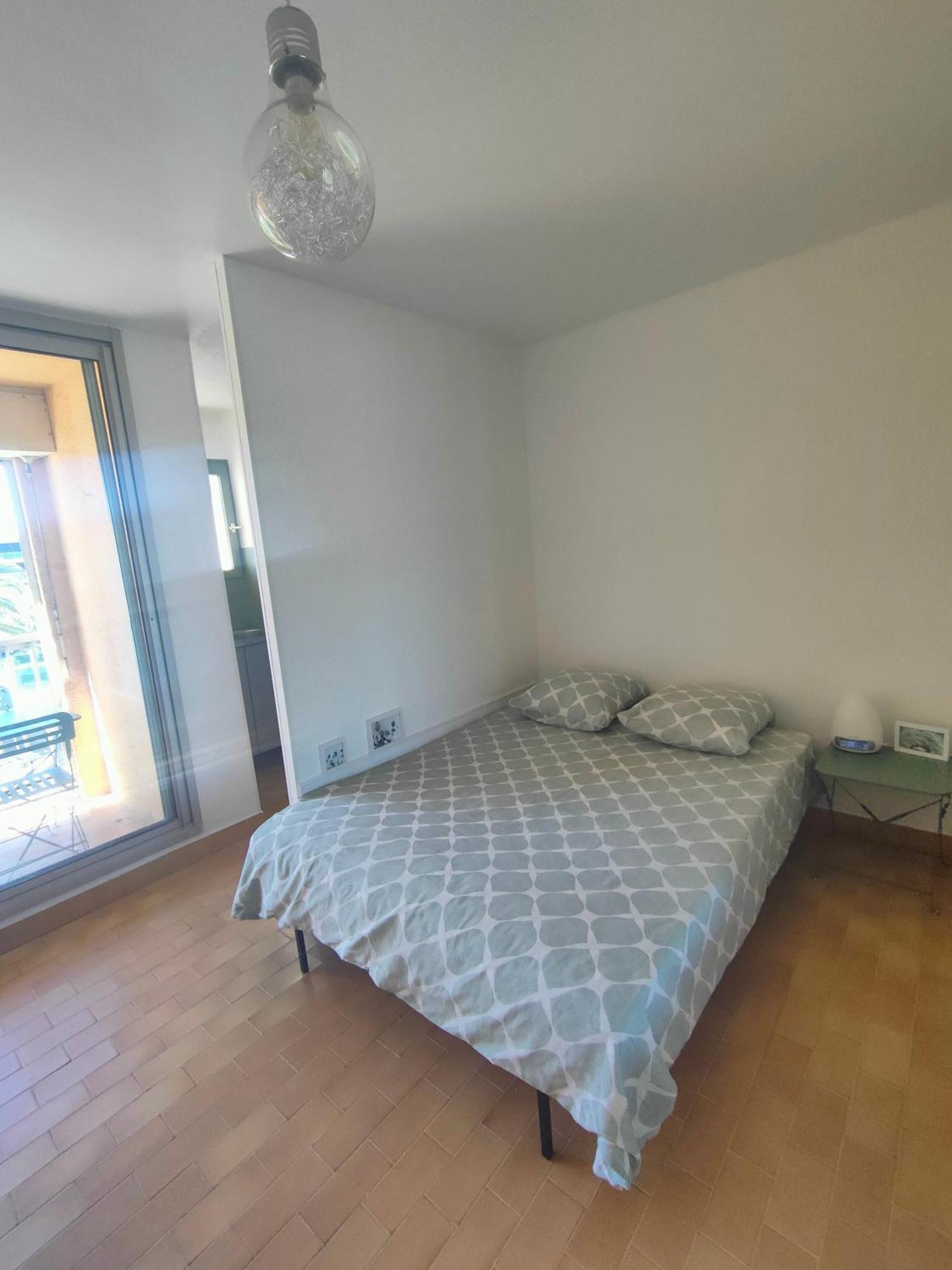 Gruissan, Studio Cabine, Au Calme Vue Degagee Sur Marina Bagian luar foto