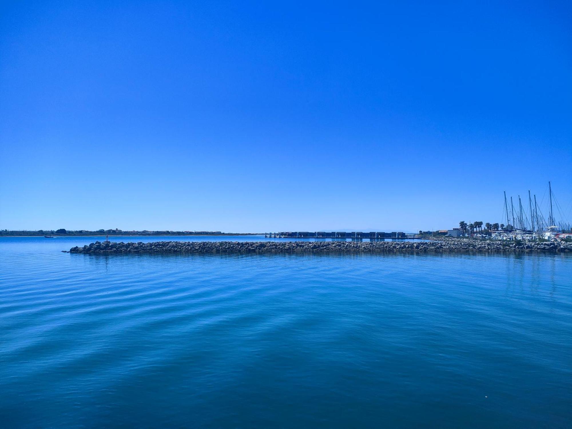 Gruissan, Studio Cabine, Au Calme Vue Degagee Sur Marina Bagian luar foto