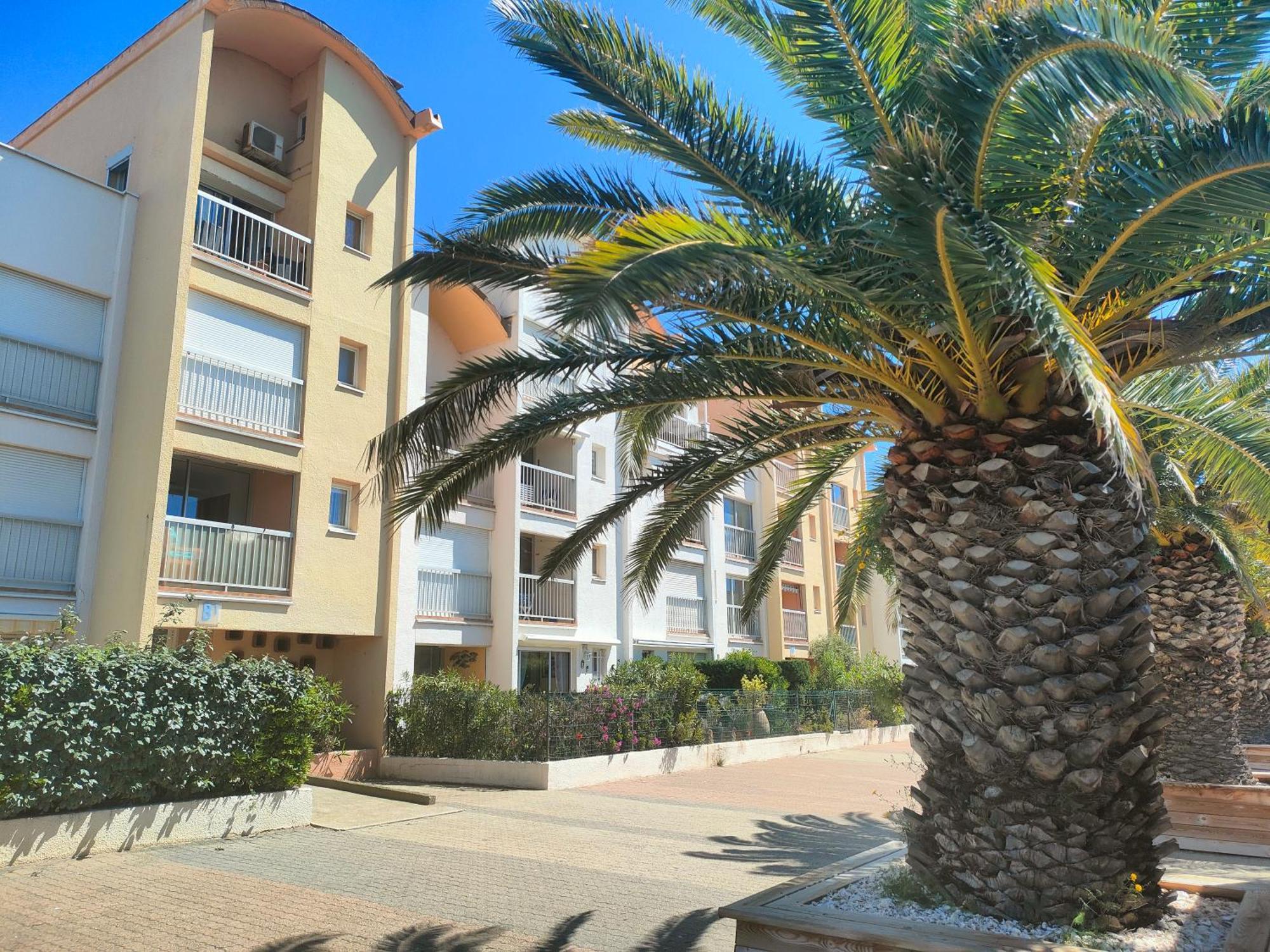 Gruissan, Studio Cabine, Au Calme Vue Degagee Sur Marina Bagian luar foto