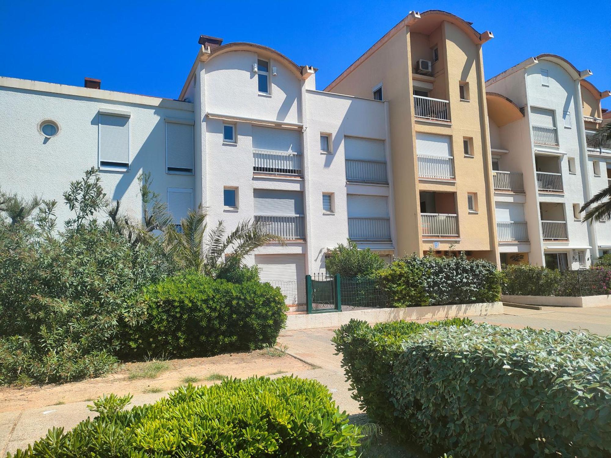 Gruissan, Studio Cabine, Au Calme Vue Degagee Sur Marina Bagian luar foto